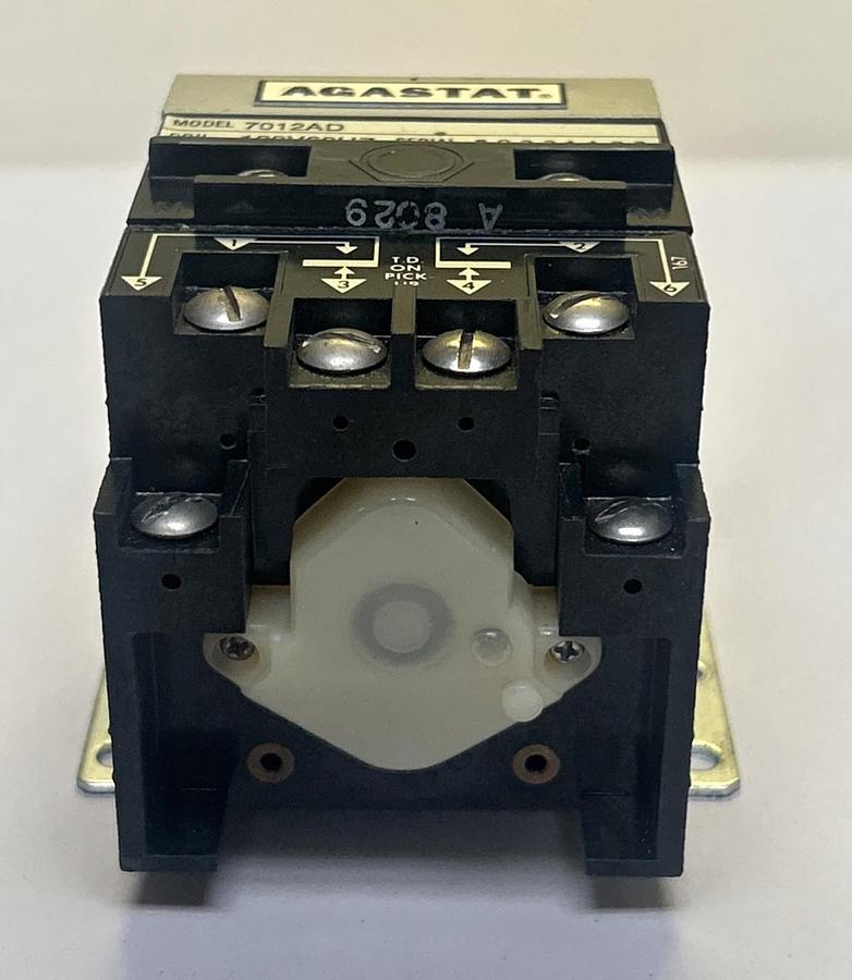 Used AGASTAT,7012AD,TIME DELAY RELAY 5-50 SEC 120V