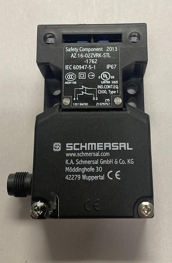Used SCHMERSAL,AZ16-02ZVRK-STL-1762,SAFETY SWITCH