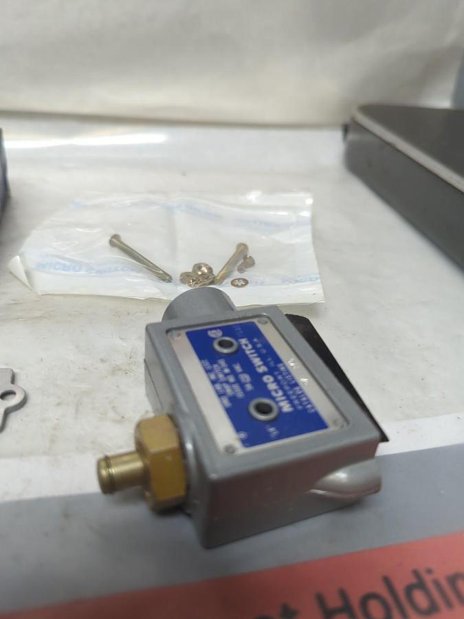 HONEYWELL/MICRO SWITCH,BZE-3YQ,SNAP LIMIT SWITCH NOS