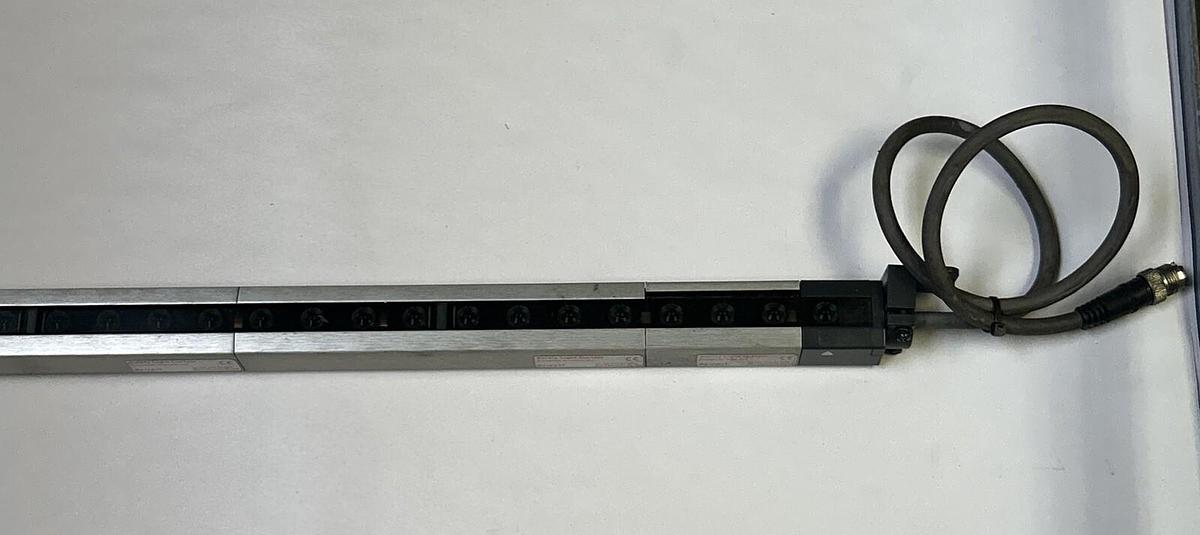 Used KEYENCE,PJ-V20T,TRANSMITTER BASE W/ PJ-V21T EXTENSION