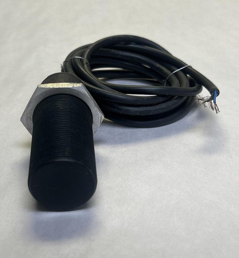 Used ELECTROMATIC,E03002NPAP,PROXIMITY SENSOR