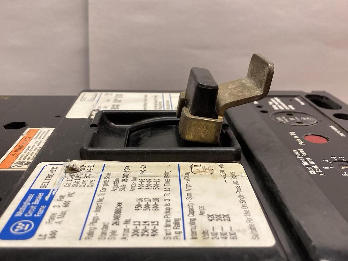 Used Westinghouse,2608D88G,3-Pole Circuit Breaker 600A 600Vac LC Frame