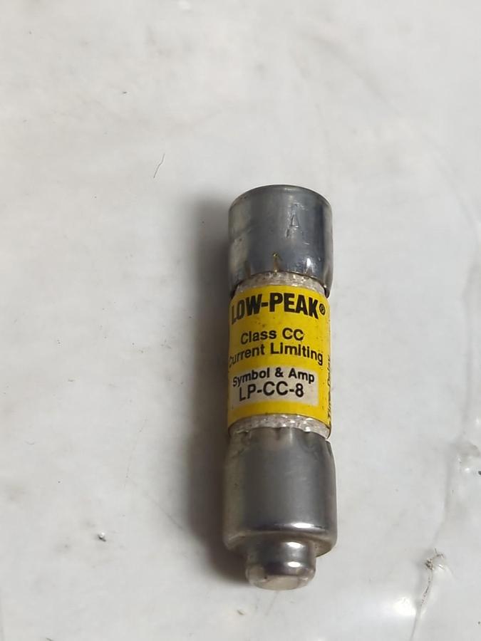 Used COOPER BUSSMANN,LP-CC-8,LOW-PEAK 8 AMP FUSE LOT OF 5 PRE-OWNED