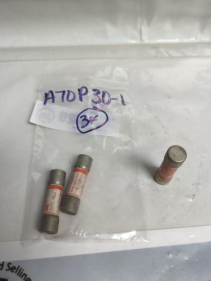 Used GOULD SHAWMUT,A70P30-1,AMP-TRAP 30 AMP FUSE LOT OF 3 PRE-OWNED