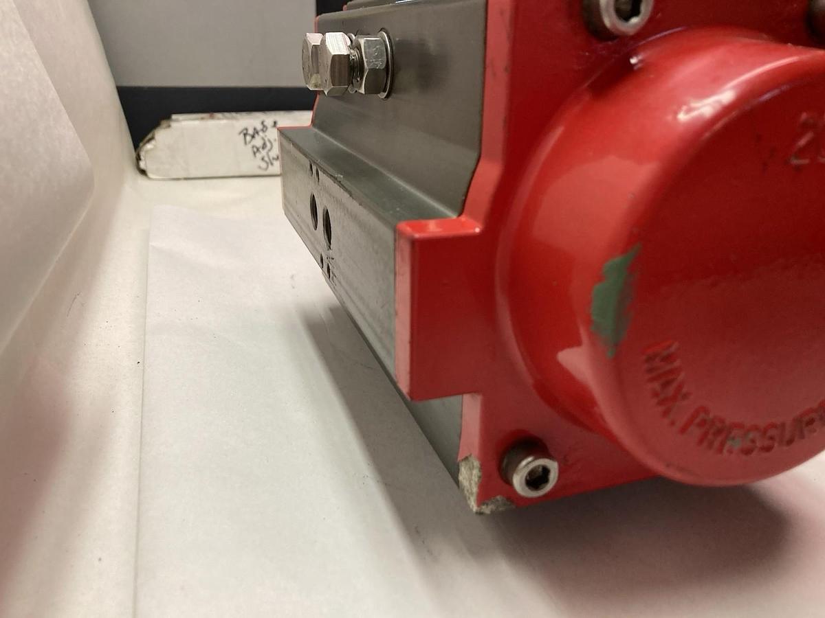 Used Triad Controls,Model 2R300SR,Actuator 150 PSI 200A