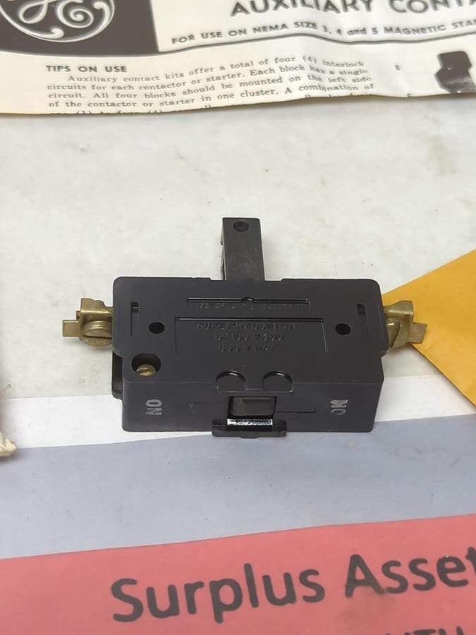 GENERAL ELECTRIC,CR105X300P,SINGLE CIRCUIT AUX CONTACT KIT FOR SIZE 3-4 NOS