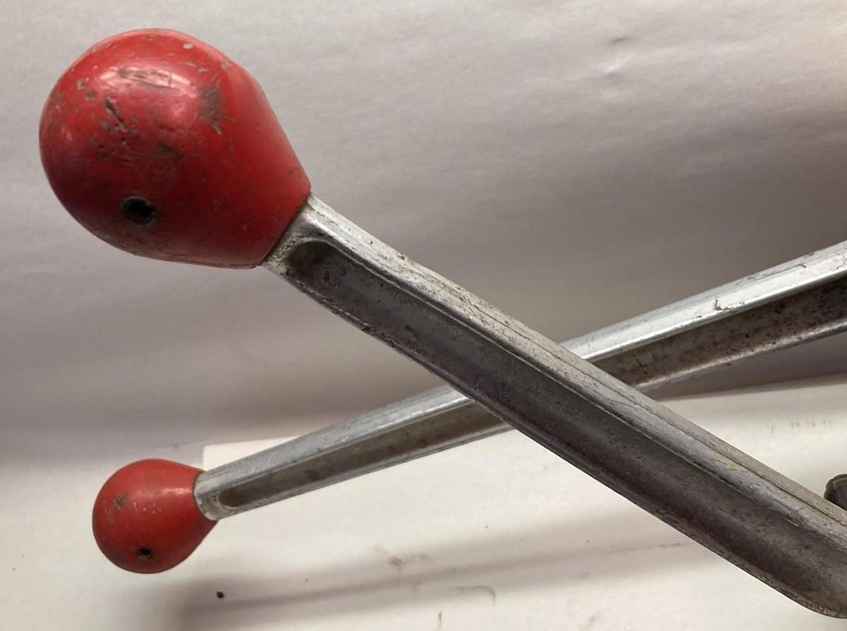 Used Signode,AMT-58,Steel Manual Strapping Machine Size 5/8 Inch