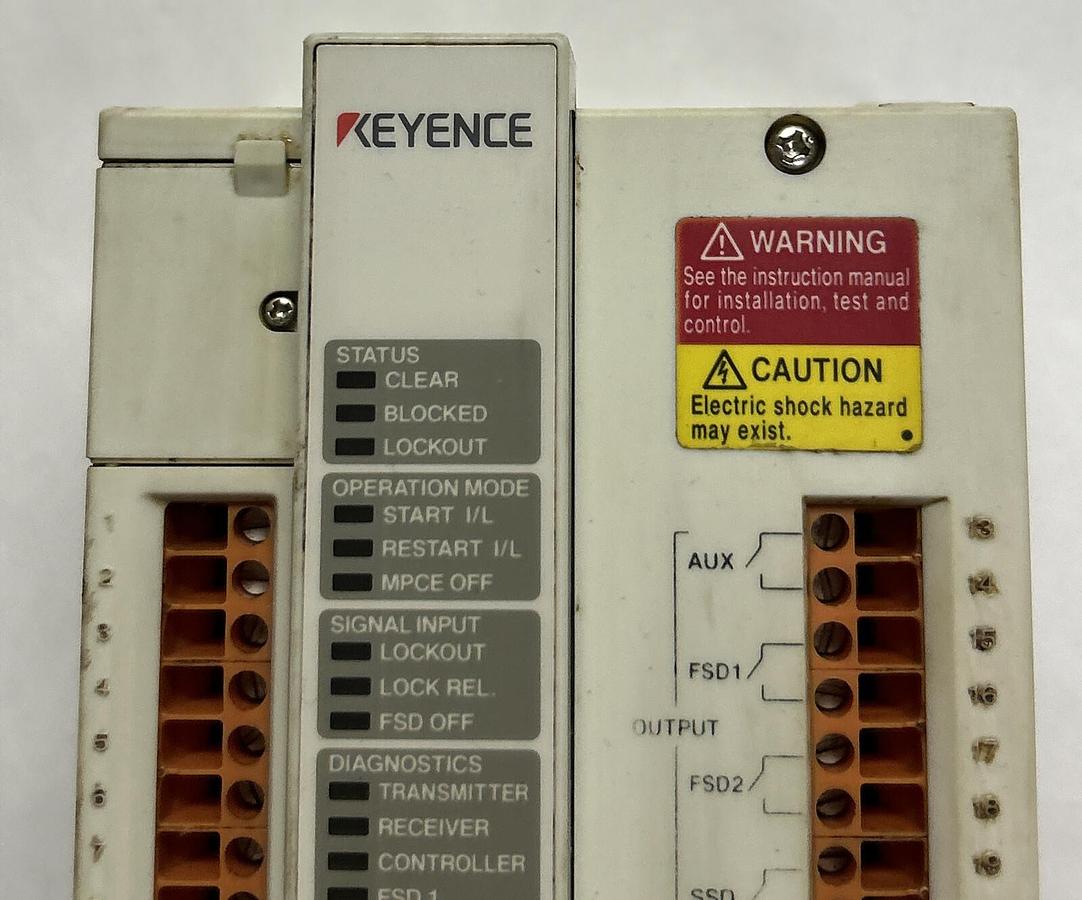 Used KEYENCE,PJ-V90,LIGHT CURTAIN CONTROLLER