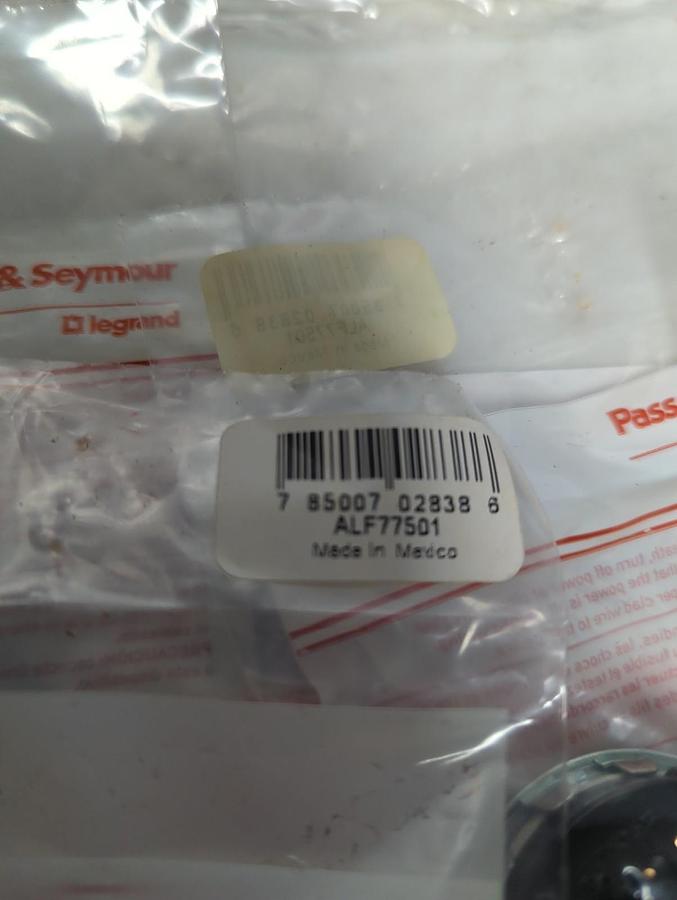 PASS & SEYMOUR,ALF77501,FLURESCENT LAMPHOLDER 660W 600V PACK OF 10 NOS