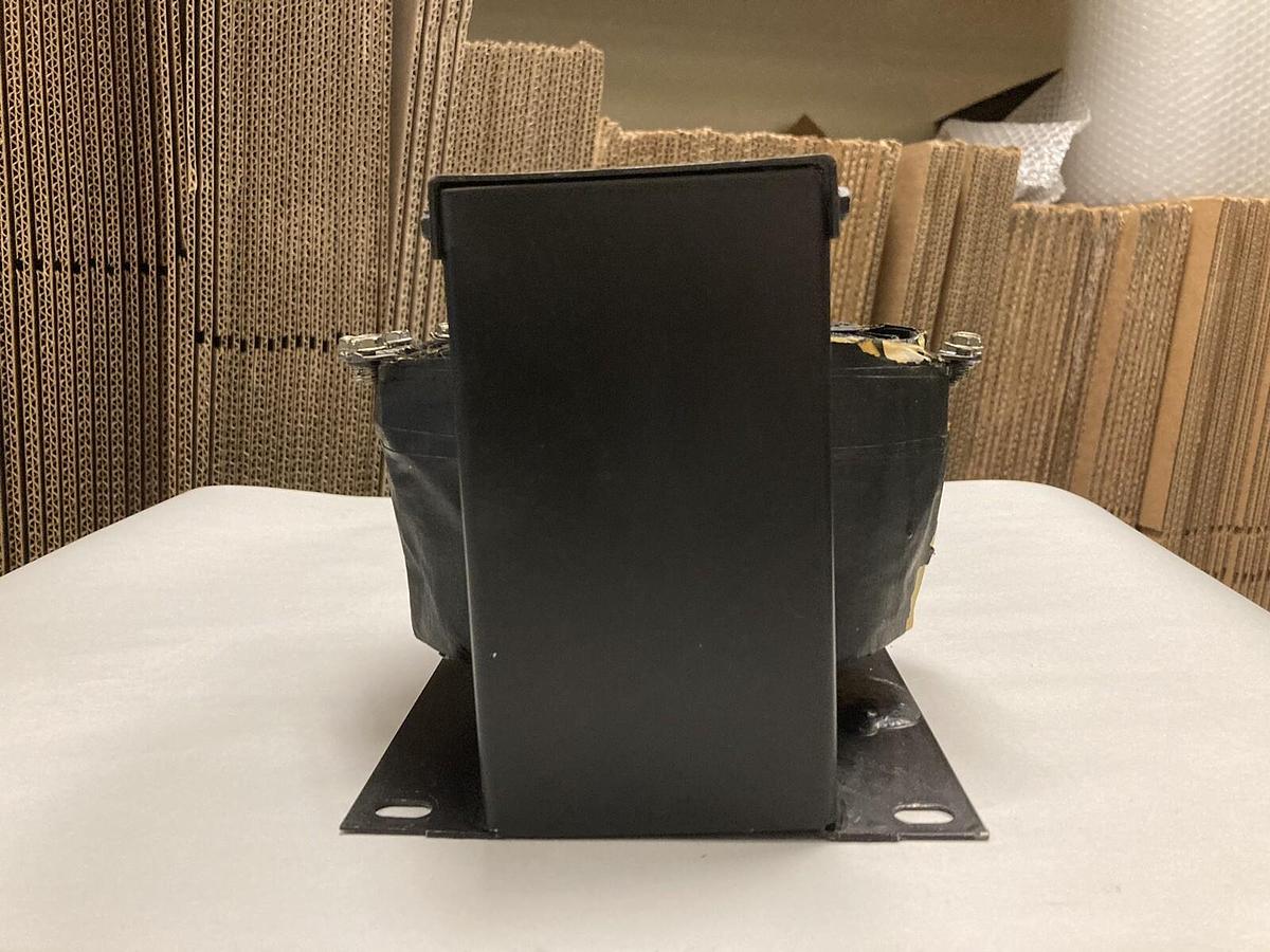 Used Eaton Cutler-Hammer,C1000A3C,Single Phase Transformer