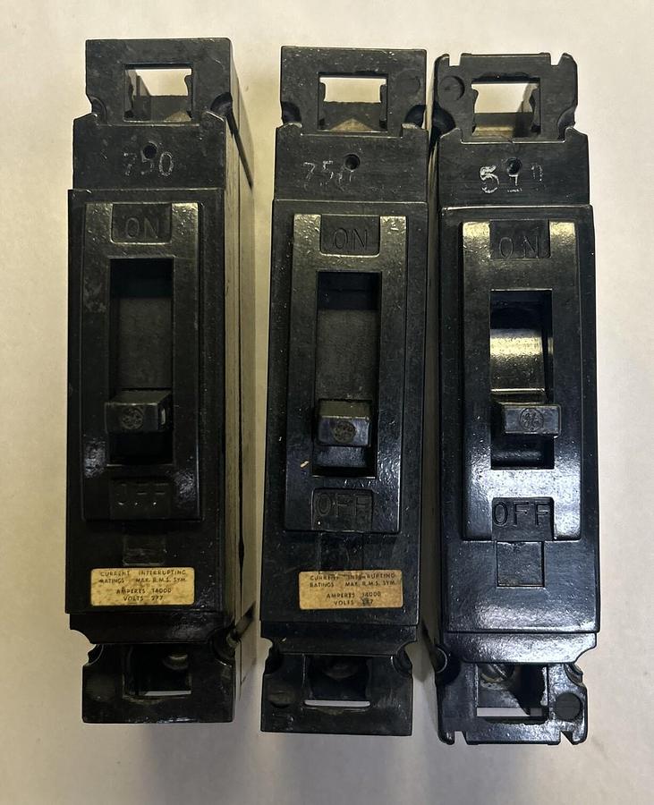 Used GENERAL ELECTRIC,TEF113020,CIRCUIT BREAKER 20A 277V 1P LOT OF 3