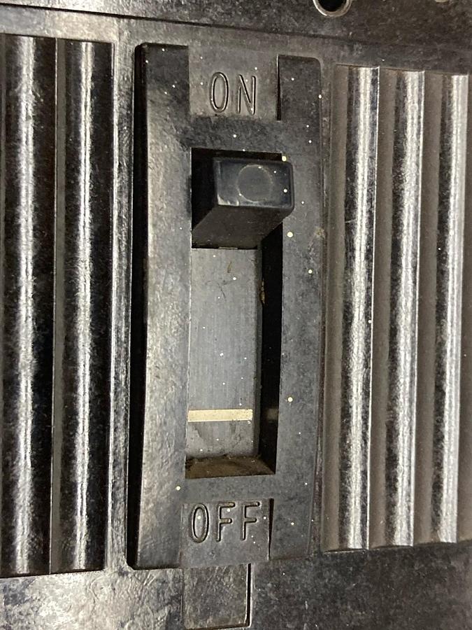 Used General Electric,TEF134100,3-Pole Circuit Breaker 100A 480Vac