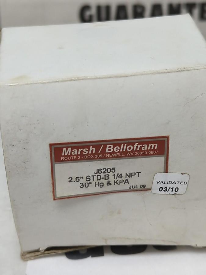 MARSH BELLOFRAM,J6205,2-1/2 IN GAUGE WITH BRACKET 1/4 IN NPT 30 IN HG&KPA NOS