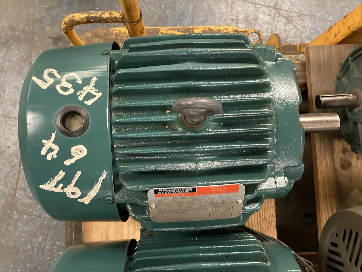 Reliance Electric,01UBZ53352,1.5hp Motor 284T 1770RPM  230/460 Volts  182T Frame