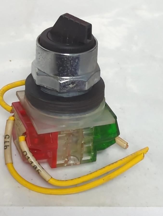 Used SQUARE D,9001 KA2,SERIES K SELECTOR SWITCH ASSEMBLY PRE-OWNED