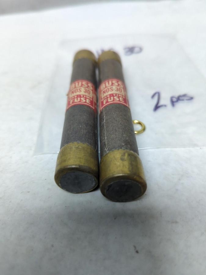 Used COOPER BUSSMANN,NOS30,ONE-TIME 30 AMP FUSE LOT OF 2 PRE-OWNED