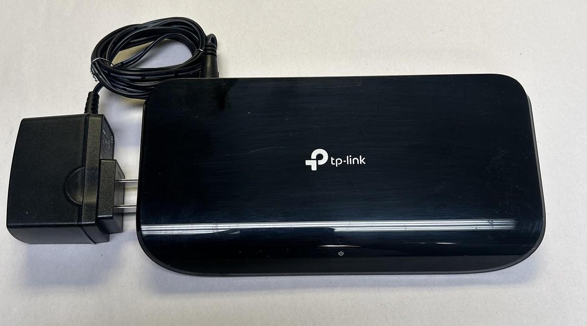 Used TP-LINK,TL-SG1008D,8-PORT SWITCH