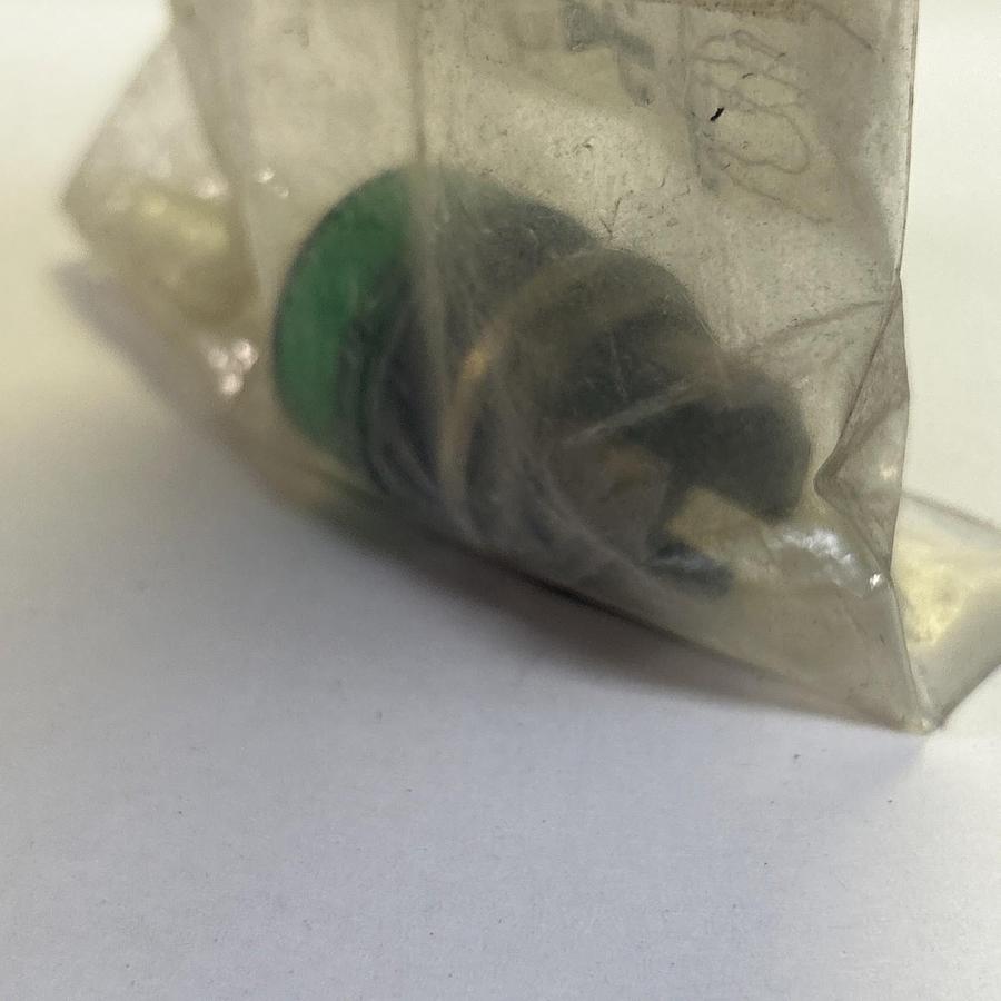 Used ALLEN BRADLEY,800EM-P3,GREEN PILOT LIGHT NOS