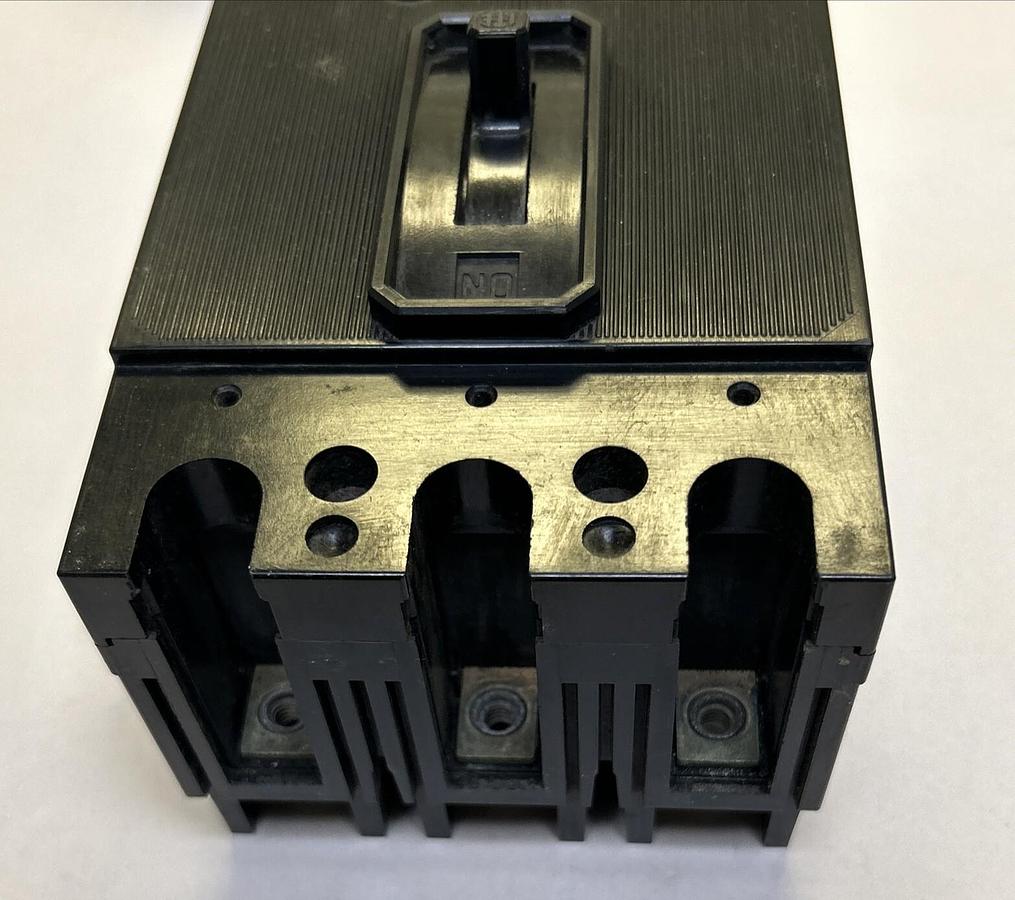 Used ITE,EE3-B020,CIRCUIT BREAKER 20A 240V 3P
