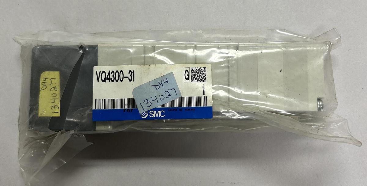 Used SMC,VQ4300-31,SOLENOID VALVE NEW