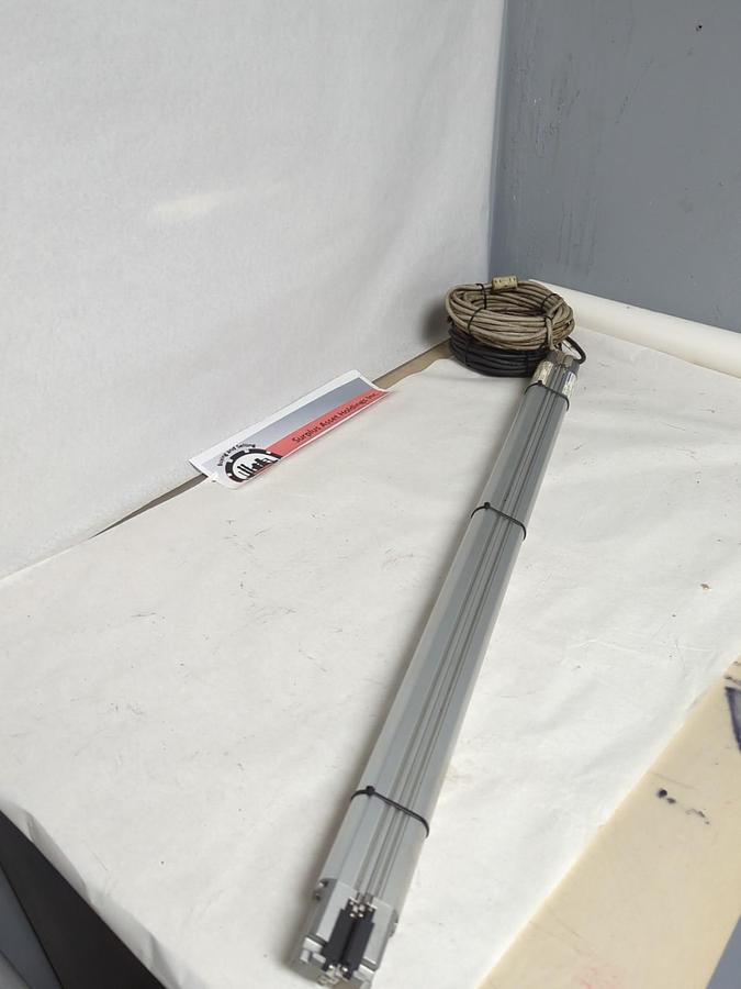 Used KEYENCE,SL-V40H-R/SL-V40H-T,LIGHT CURTAIN RECEIVER AND TRANSMITTER SET 24VDC