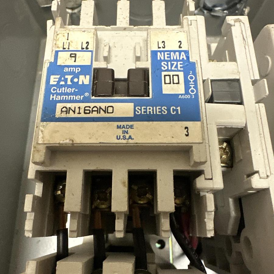 Used Cutler-Hammer,ECN05A1AAA,Size 00 Motor Starter And Enclosure 120V