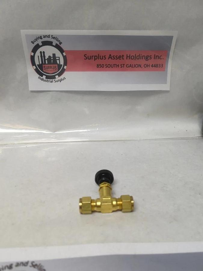 SWAGELOK,B-6JN,SCREWED-BONNET NEEDLE VALVE 3/8 INCH NOS
