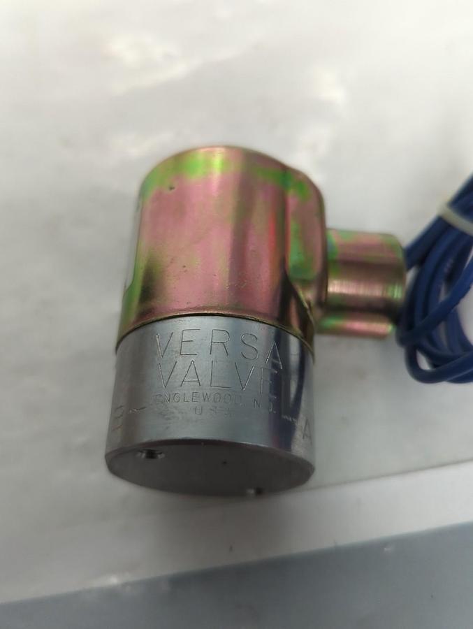 VERSA,ESM-2301-80-120V60,SOLENOID VALVE PSI 0-100 12W NOS