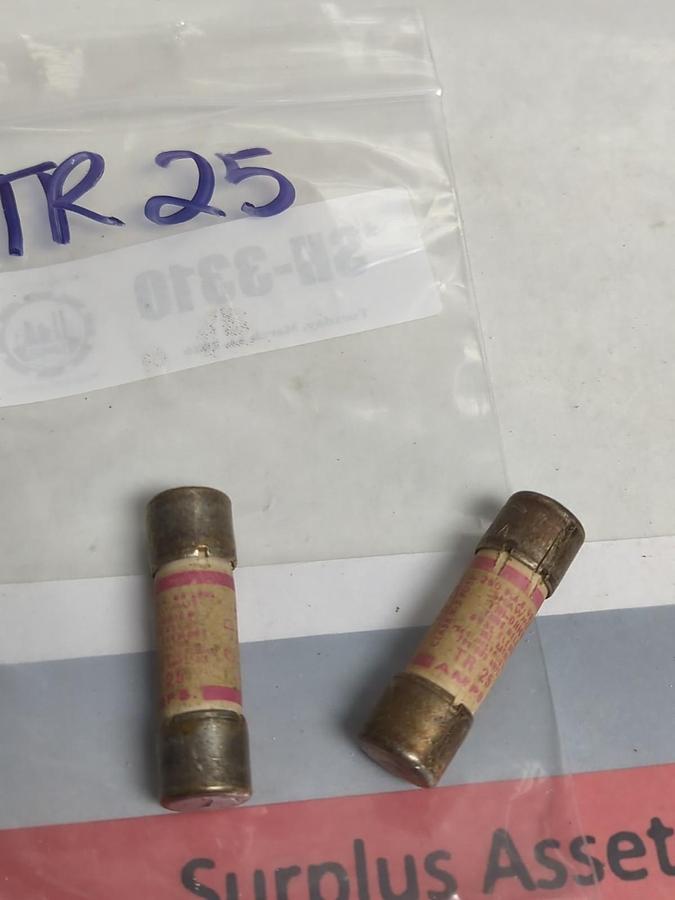 Used GOULD SHAWMUT,TR-25,TRI-ONIC 25 AMP FUSE LOT OF 2 PRE-OWNED