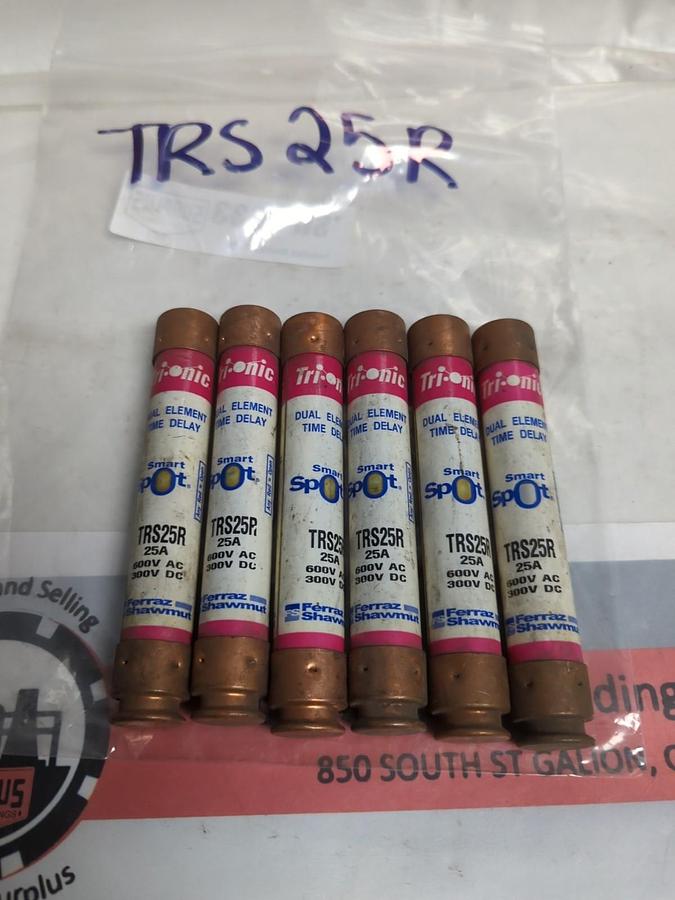 Used FERRAZ SHAWMUT,TRS25R,SMART-SPOT 25 AMP FUSE LOT OF 6 PRE-OWNED