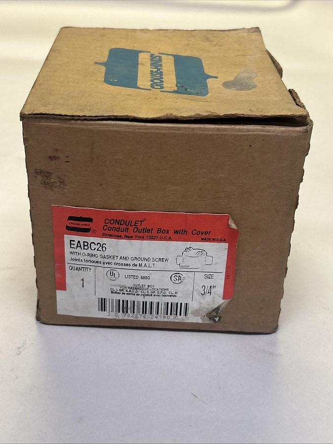 CROUSE HINDS,EABC26,CONDUIT OUTLET BOX W/ COVER NOS