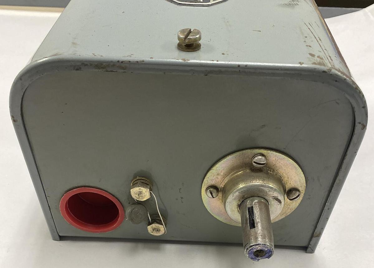 Used ALLEN BRADLEY,803-P4X,SER. A ROTARY CAM LIMIT SWITCH SIZE 1 0-400RPM