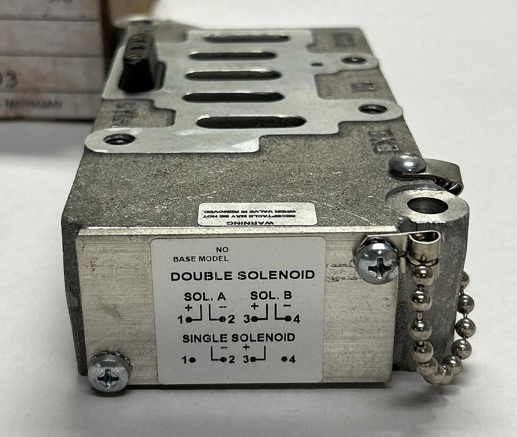 PARKER,K022093,SUBBASE 3/4 INCH NPT NOS