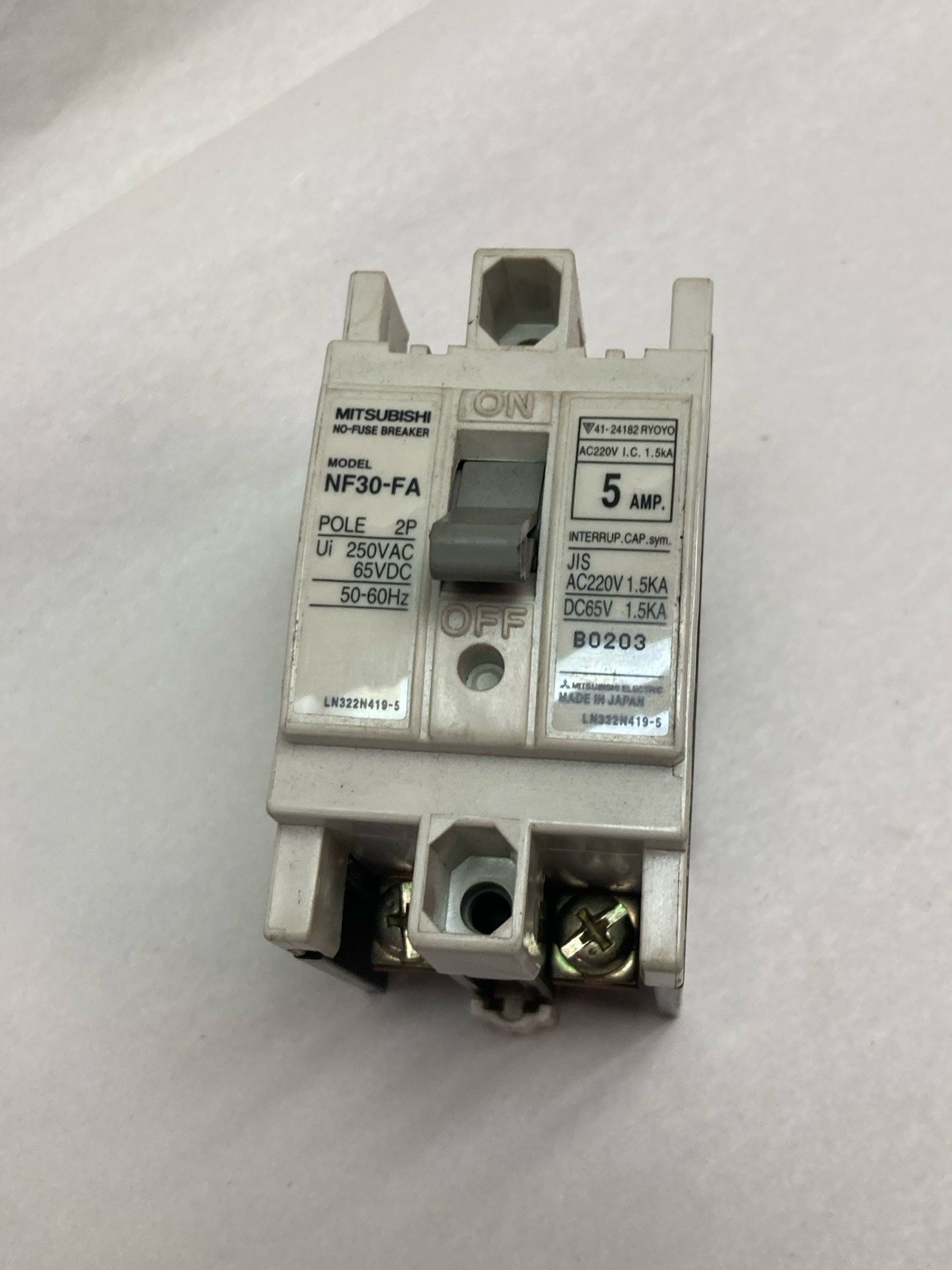 Used Mitsubishi,NF30-FA,2-Pole Circuit Breaker 250VAC 50/60HZ 5A