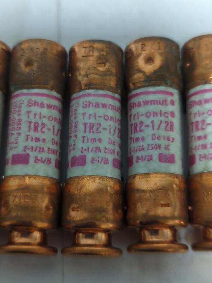 GOULD SHAWMUT,TR2-1/2R,TRI ONIC2-1/2 AMP FUSES BOX OF 5 NOS
