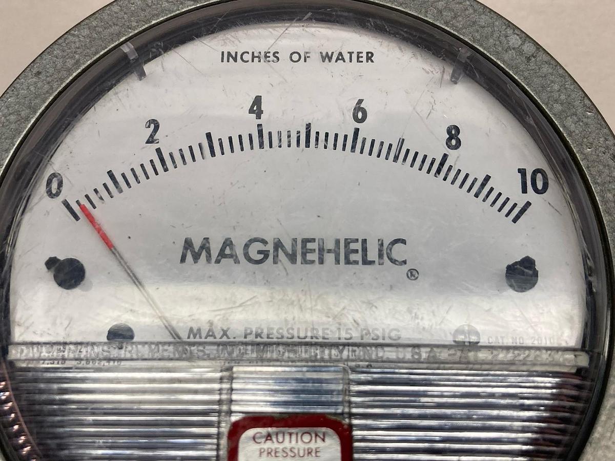 Magnehelic,0-10 Inch,2010 Pressure Gauge 15PSIG