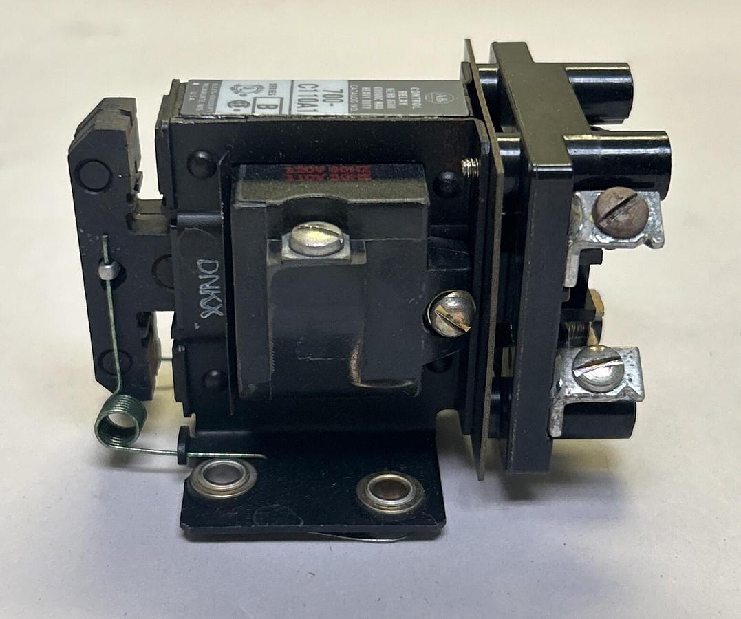 Used ALLEN BRADLEY,700-C110A1,CONTROL RELAY
