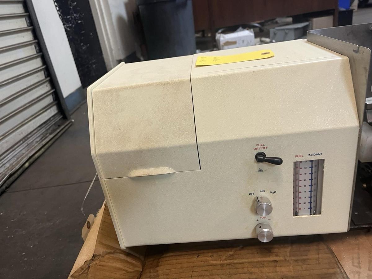 Used BUCK SCIENTIFIC,210-VGP,ATOMIC ABSORPTION SPECTROPHOTOMETER