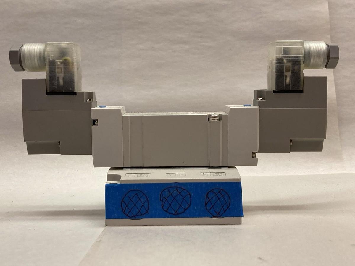 SMC,SY7240-5DZ-03N,Double Solenoid Valve