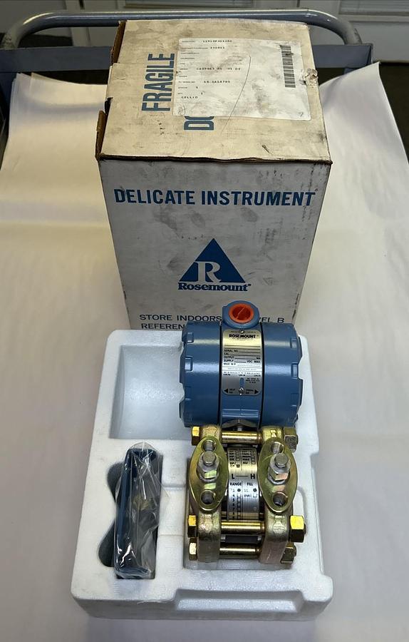 ROSEMOUNT,1151DP3E12B2,PRESSURE DIFFERENTIAL TRANSMITTER NEW
