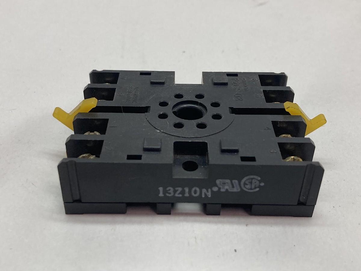Used Omron,P2CF-08,Time Relay Base 10A 250Vac