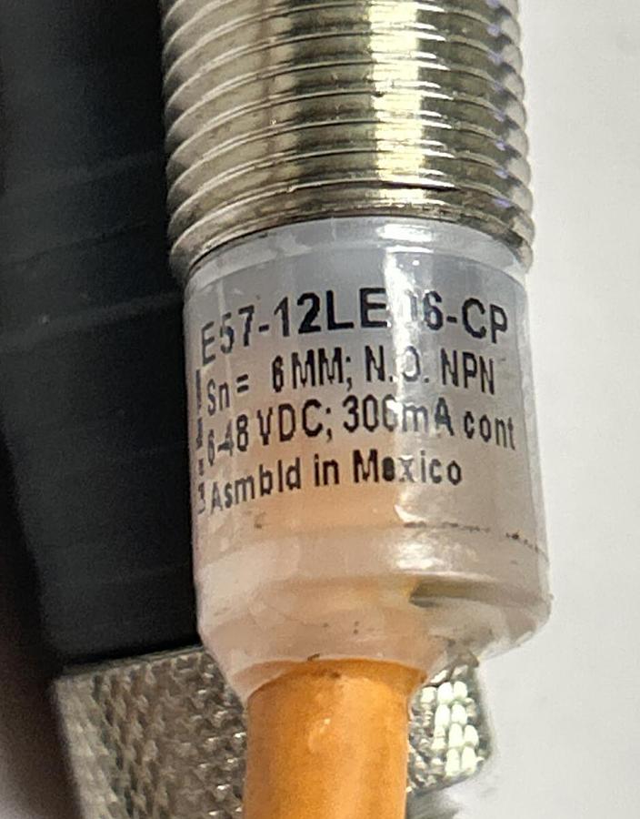 Used EATON,E57-12LE06-CP,PROXIMITY SENSOR