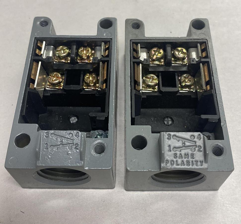 SQUARE D,9007CT54,LIMIT SWITCH RECEPTACLE LOT OF 2 NOS