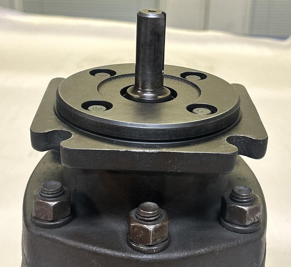 Used PARKER HANNIFIN,M2D085X3324,HYDRAULIC MOTOR