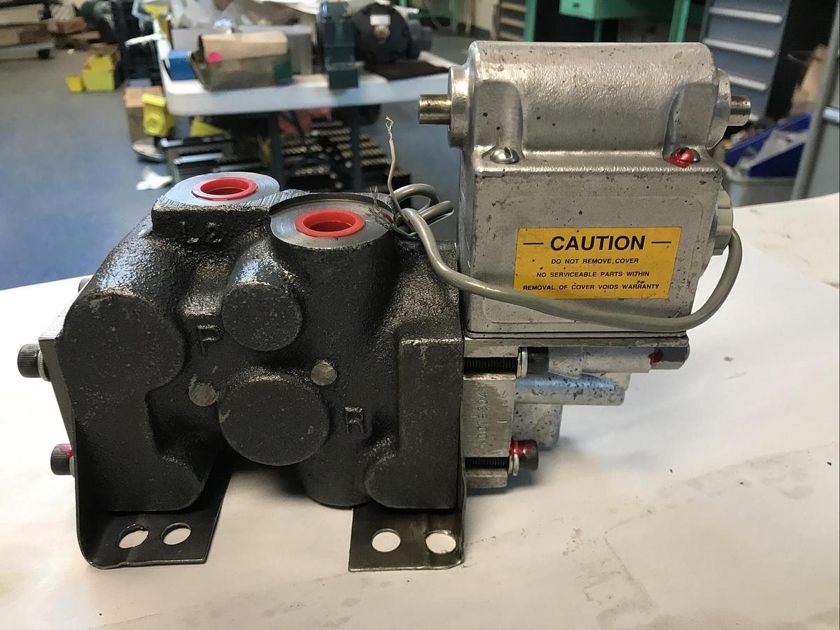Used CEI,V110SBI21B,Hydraulic Servo Valve 300PSI
