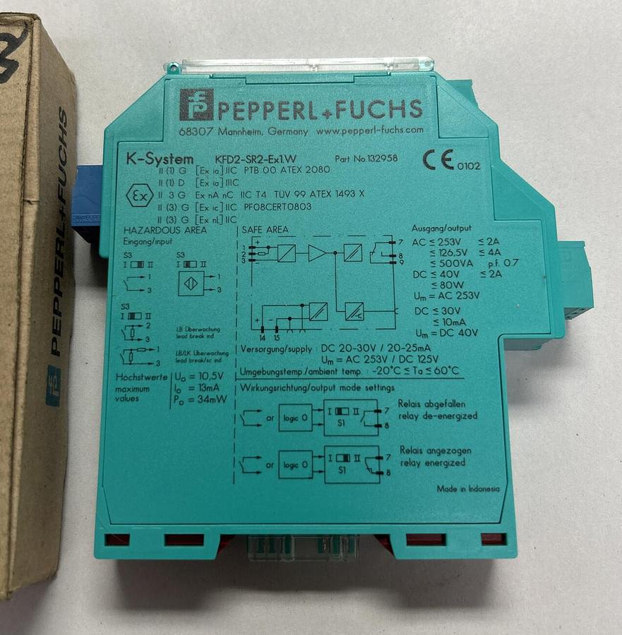 Used PEPPERL & FUCHS,KFD2-SR2-EX1.W,SWITCH AMPLIFIER NEW