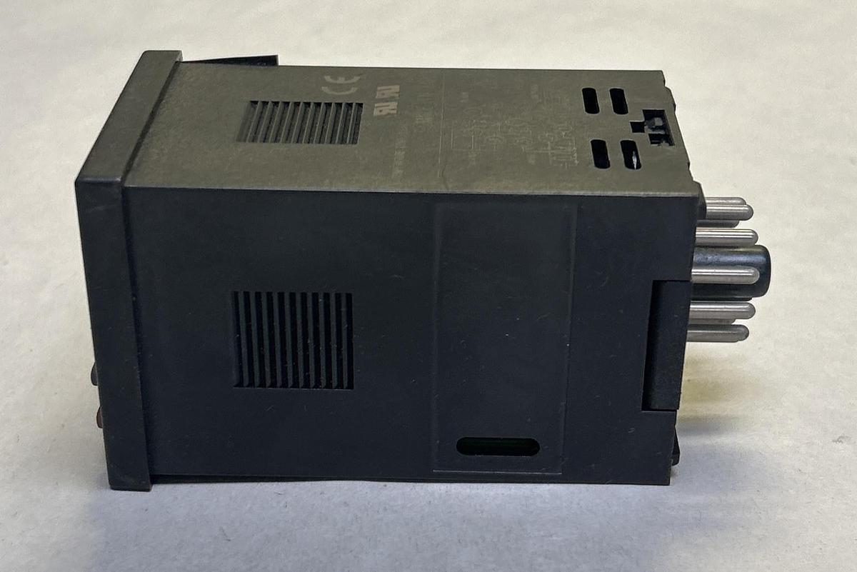 Used FUJI ELECTRIC,PXZ4-RBY2-5V,TEMPERATURE CONTROLLER