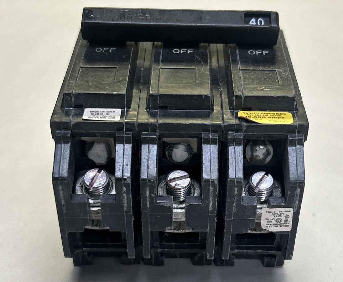 Used GENERAL ELECTRIC,THQB32040,CIRCUIT BREAKER 40A 240V 3P
