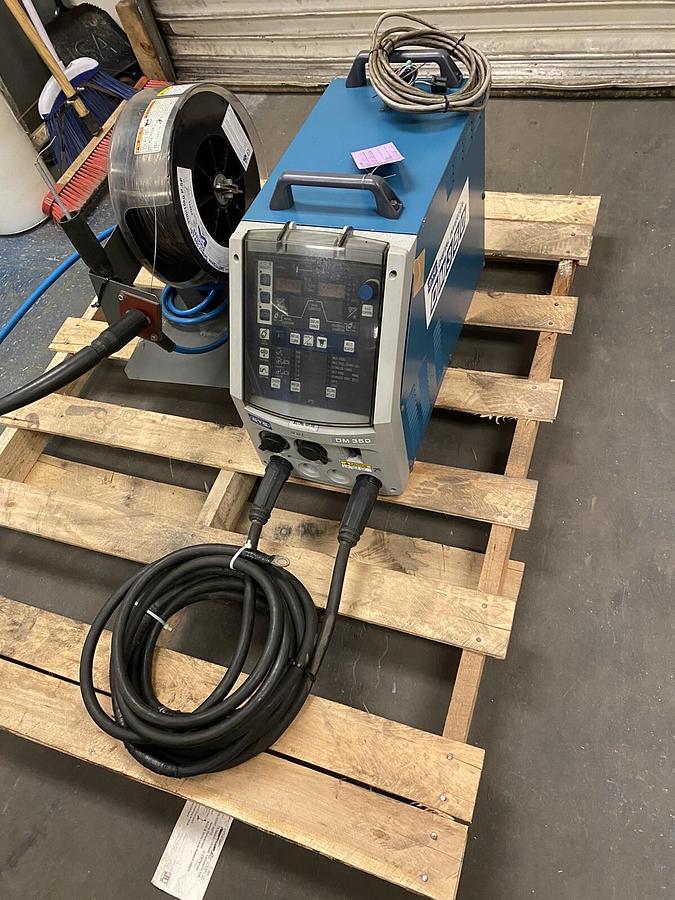 Used DAIHEN OTC,DM350,WELD POWER SOURCE SUPPLY WITH FEEDER