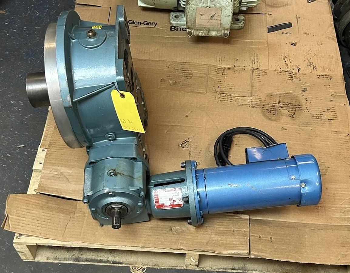 Used CAMCO,MSHV55741-7C,GEAR REDUCER 20:1 RATIO W/ SRF3643-4593-7-5-56C MOTOR 1HP